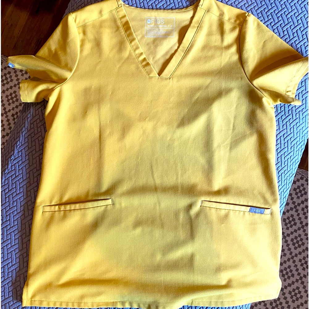 Fig’s Casma Scrub Top Gold